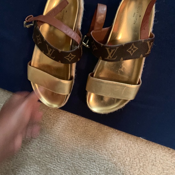 LV espadrilles - Picture 2 of 4